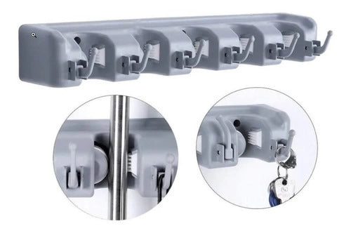 Porta escobas con coladores